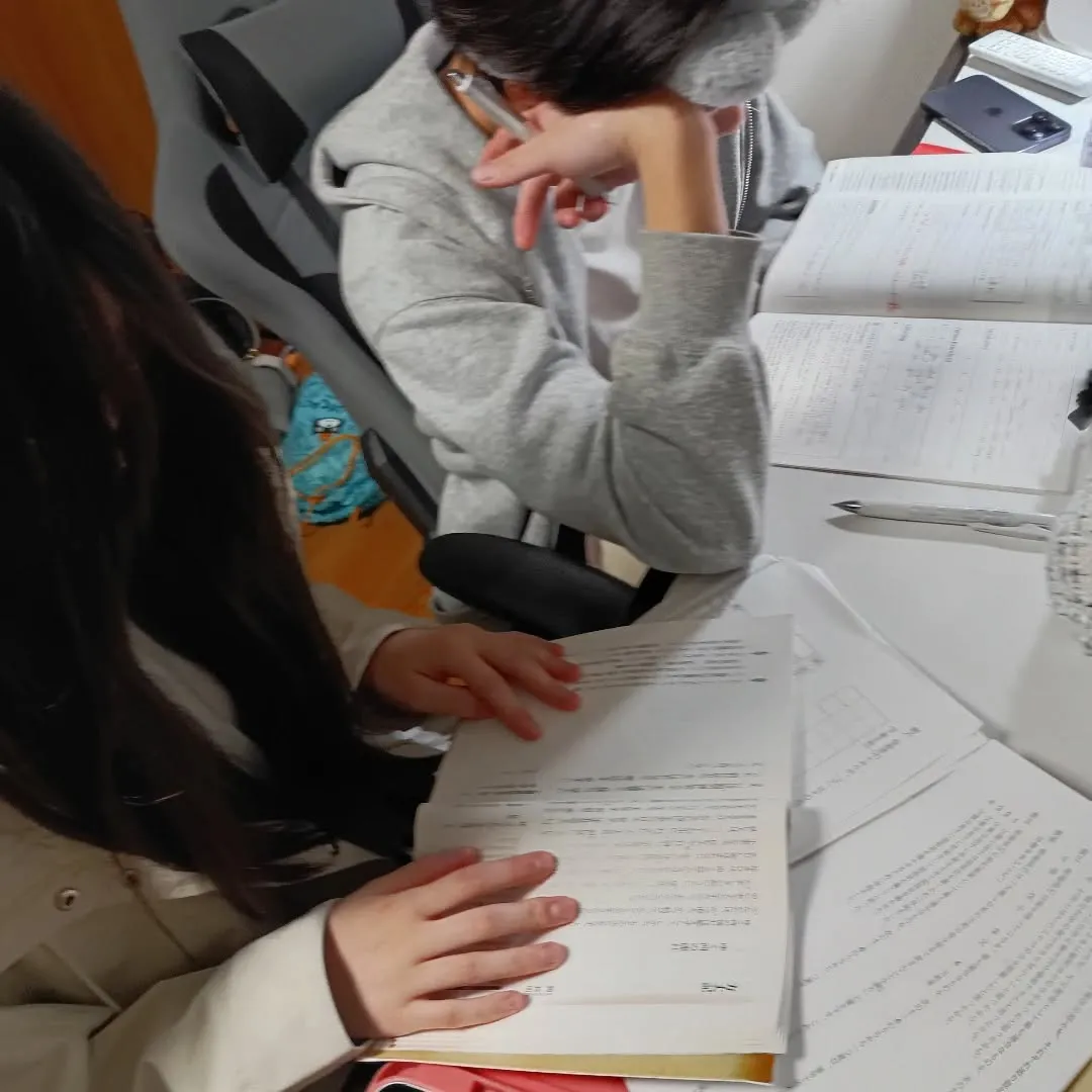 今日は、兄妹双子のお勉強の時間てした📝