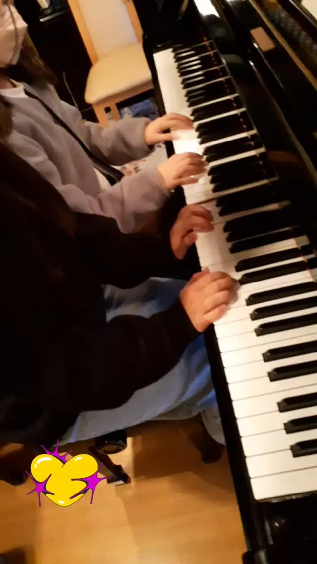 今日も二人一緒に指の体操をしました💝🎵🌸