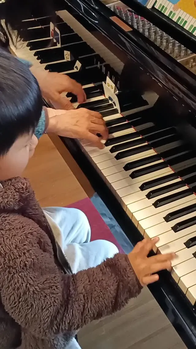 ピアノレッスンを初めたばかりでも、楽しんでピアノが弾けました...